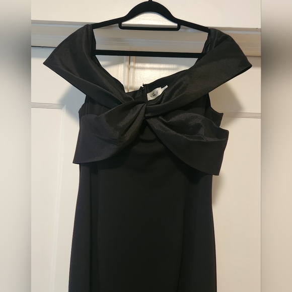 ELIZA J, Satin-Bow Off-The-Shoulder Gown, Size 18 - Picture 10 of 16